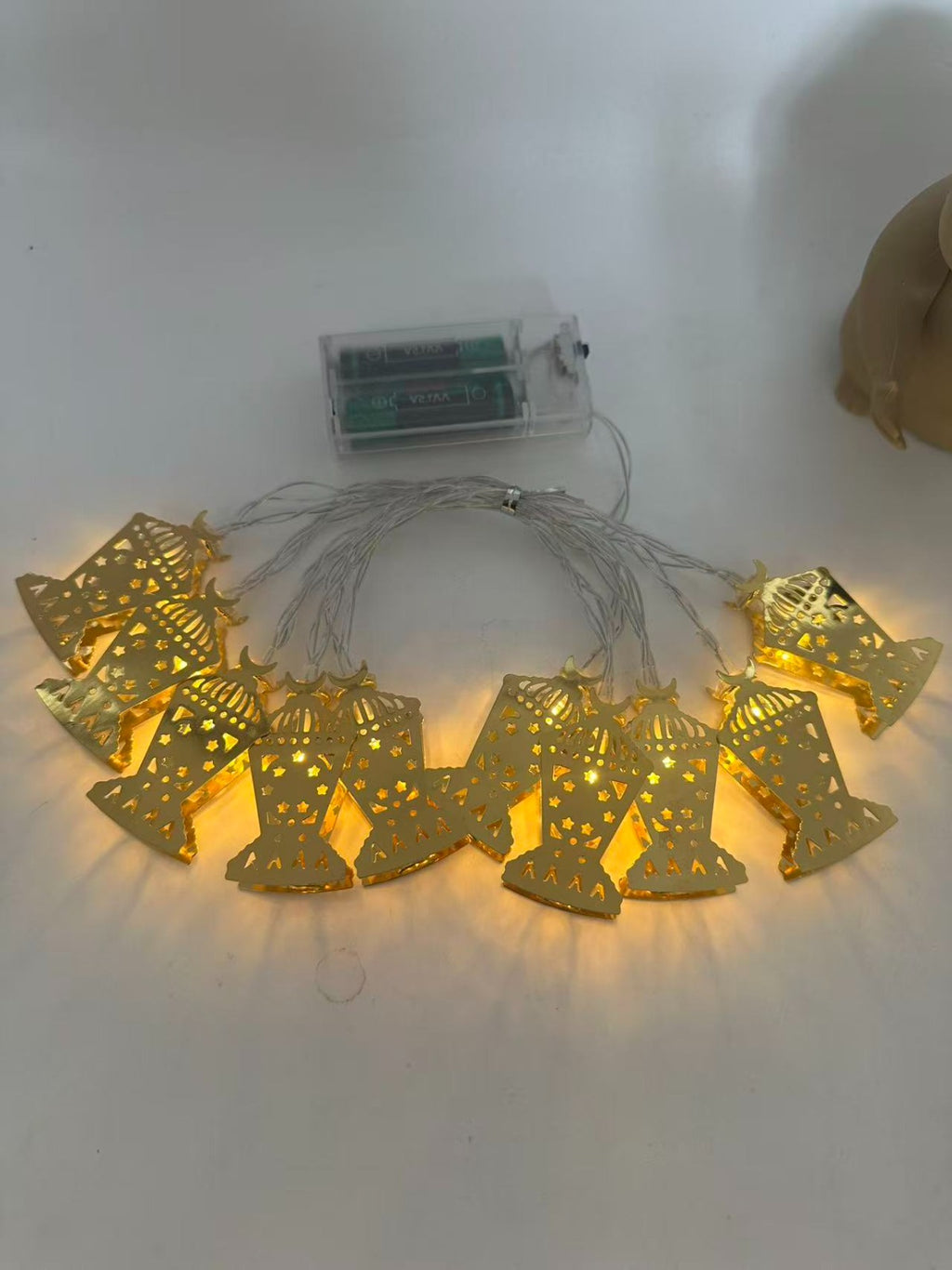 Guirlande Lumineuse Ramadan – 2 m – 10 Lumières - سلسلة إضاءة رمضان – فوانيس وهلال ونجوم – 2 متر – 10 أضواء