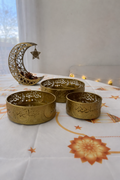 Set de 3 plateaux ronds décoratifs Ramadan Kareem + croissant porte-dattes - طقم 3 صحون دائرية رمضانية “رمضان كريم” مع هلال مخصص للتمر